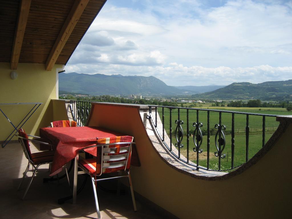 Apartament Turisticna Kmetija Pri Rebkovih Ajdovščina Pokój zdjęcie